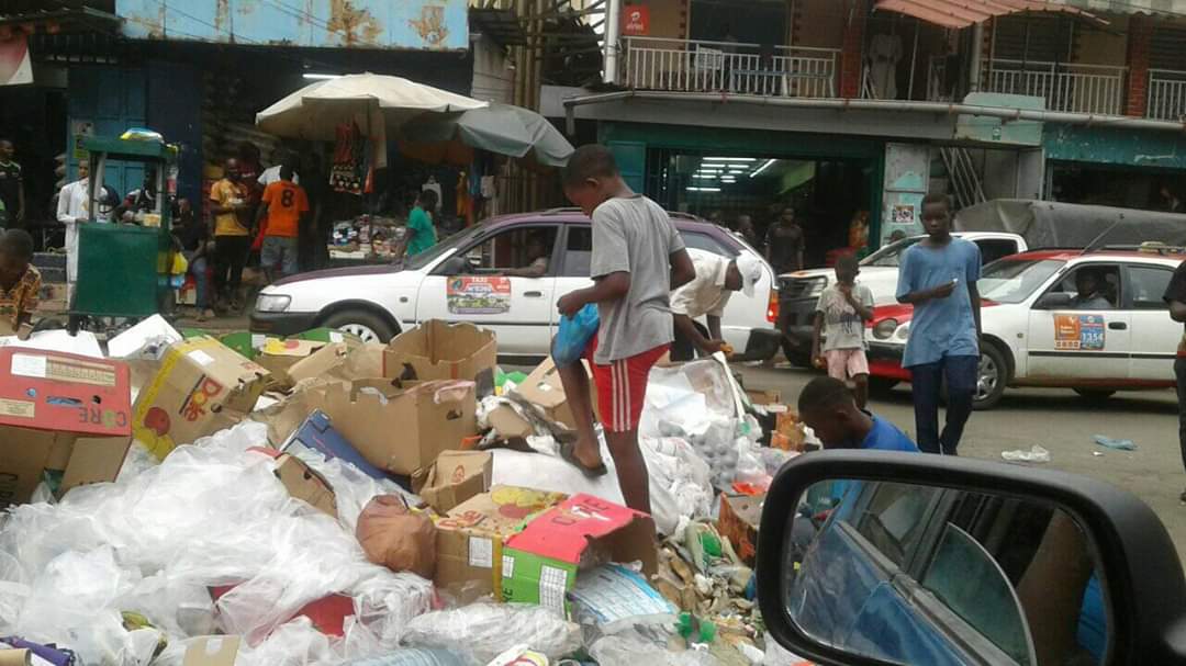 Gabon : poubelles, nouveaux restos du coeur pour les misérables