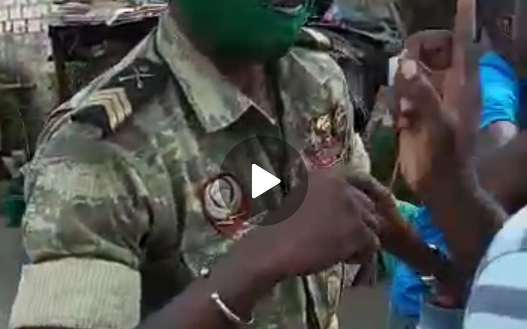 Gabon: un adolescent tabassé à sang à Port-Gentil par des militaires pour non port du masque