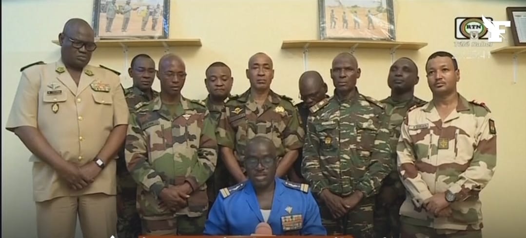 L’Afrique retourne à la gouvernance militaire